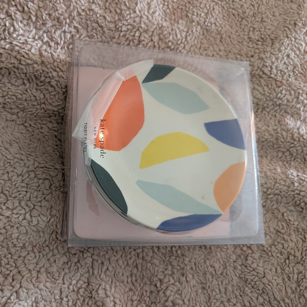 Kate Spade Colorful Leaf Pattern Dish